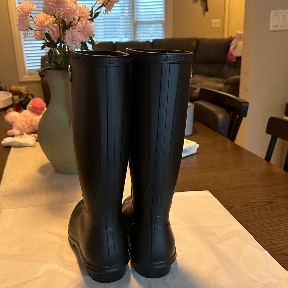 UGG Women's Shelby Matte Rain Boots Black Rubber Size 9 - Picture 5 of 10